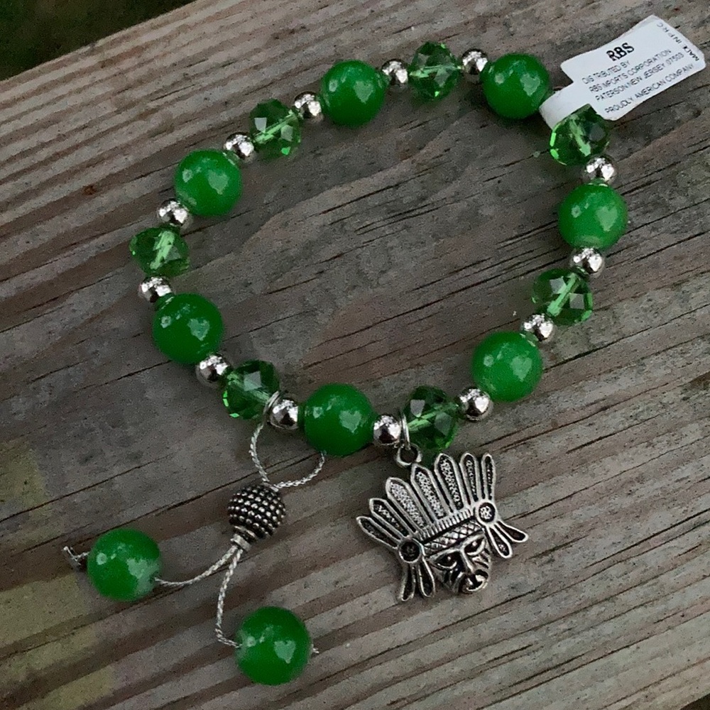 ⚜️ Emerald Green Indian head beaded bracelet! NWT!